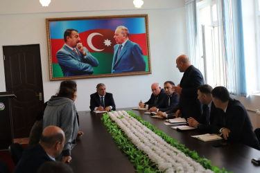 Xocavənd Rayon İcra Hakimiyyətinin başçısı Eyvaz Hüseynov növbəti vətəndaş qəbulu keçirib