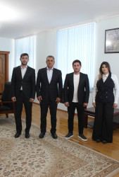 Xocavənd Rayon İcra Hakimiyyətinin başçısı Eyvaz Hüseynov "İdman Könüllüləri və Azarkeşləri" İctimai Birliyi İdarə heyətinin sədri Atanur Cəfərlini qəbul edib