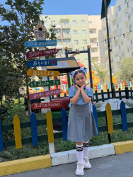 Xocavənd Rayon İcra Hakimiyyəti tərəfindən şəhidlərimizin məktəbli övladlarına yeni məktəb formaları verilib