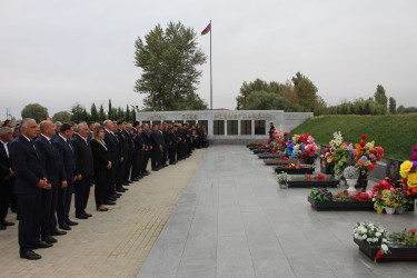 Vətən müharibəsində qəhrəmancasına şəhid olmuş Şəhid Mirzəyev Elmin Əvəz oğlunun anım günü qeyd edilib.