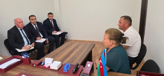 Xocavənd Rayon İcra Hakimiyyətinin başçısı Eyvaz Hüseynov növbəti vətəndaş qəbulu keçirib
