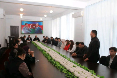 Gənclərin iştirakı ilə “Dini dəyərlər və gənclik” mövzusunda dəyirmi masa keçirilib