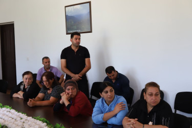 Xocavənd Rayon İcra Hakimiyyətinin başçısı Eyvaz Hüseynov növbəti vətəndaş qəbulu keçirib
