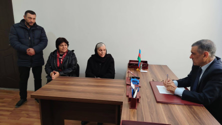 Xocavənd Rayon İcra Hakimiyyətinin başçısı Eyvaz Hüseynov növbəti vətəndaş qəbulu keçirib