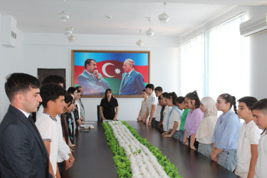 "Qurtuluş Günü uşaqların gözü ilə" adlı dəyirmi masa keçirilib