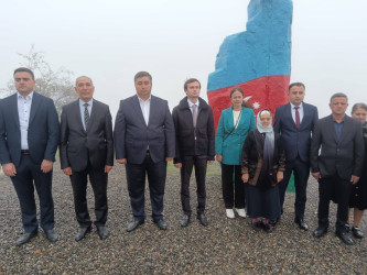 Xocavənd rayonunun işğaldan azad edilmiş ərazilərində  Anım Günü ilə bağlı Şəhidlərin xatirəsi bir dəqiqəlik sükutla yad edilib