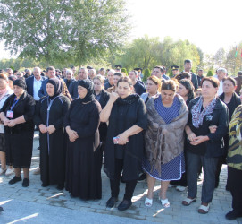 Vətən müharibəsində qəhrəmancasına şəhid olmuş Şəhid Namazov Xəyal Xudaverdi oğlunun anım günü qeyd edilib.