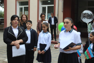 Xocavənd Rayon İcra Hakimiyyətinin başçısı Eyvaz Hüseynov Bilik Günü münasibətilə keçirilən tədbirdə iştirak edib