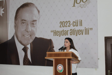  “Heydər Əliyev İli” çərçivəsində, Səhiyyə işçilərinin peşə bayramı münasibətilə “Müasir Azərbaycan səhiyyəsinin qurucusu” mövzusunda tədbir keçirilmişdir.