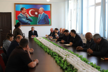 Xocavənd Rayon İcra Hakimiyyətinin başçısı Eyvaz Hüseynov növbəti vətəndaş qəbulu keçirib