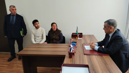 Xocavənd Rayon İcra Hakimiyyətinin başçısı Eyvaz Hüseynov növbəti vətəndaş qəbulu keçirib