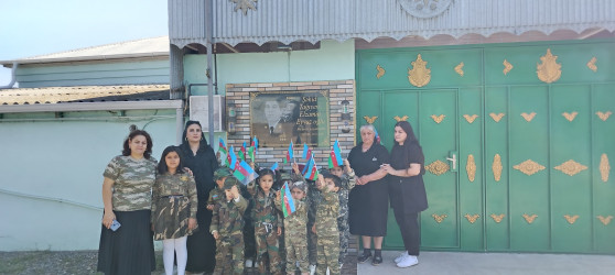 Kuropatkin kənd uşaq bağçasının uşaqları da Şəhid ailəsini ziyarət ediblər