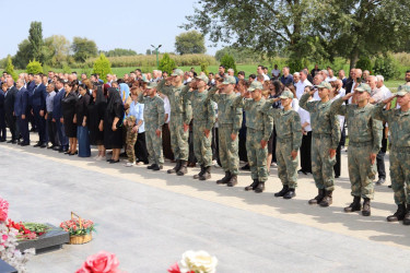 27 Sentyabr Anım Günü münasibətilə Şəhidlərin xatirəsi 1 dəqiqəlik sükutla yad edilib