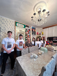 Xocavənd Rayon İcra Hakimiyyətində könüllü fəaliyyət keçən gənclər Şəhidlər xiyabanını və 500 ailəlik Xocavənd qəsəbəsində yaşayan Şəhid ailələrini ziyarət ediblər