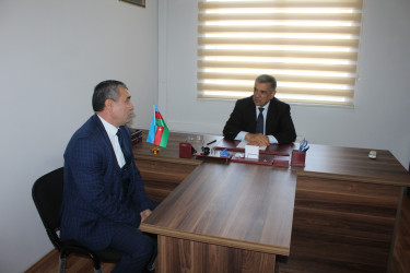 Xocavənd Rayon İcra Hakimiyyətinin başçısı Eyvaz Hüseynov növbəti dəfə rayon sakinlərini qəbul edərək, onları narahat edən məsələlərlə yaxından tanış olub, müraciət və təkliflərini dinləyib.