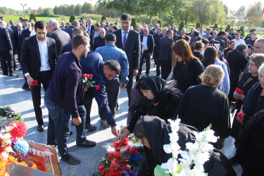 Vətən müharibəsində qəhrəmancasına şəhid olmuş Şəhid Namazov Xəyal Xudaverdi oğlunun anım günü qeyd edilib.