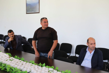 Xocavənd Rayon İcra Hakimiyyətinin başçısı Eyvaz Hüseynov növbəti vətəndaş qəbulu keçirib