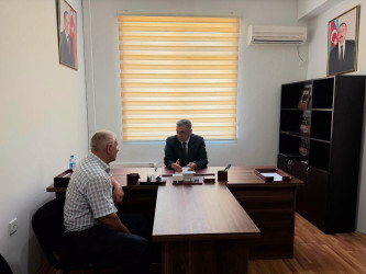 Xocavənd Rayon İcra Hakimiyyətinin başçısı Eyvaz Hüseynov növbəti vətəndaş qəbulu keçirib