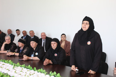 Xocavənd rayonu uğrunda gedən döyüşlərdə şəhid olan hərbi qulluqçuların ailələri ilə görüş keçirildi