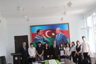 Könüllülərlə görüş keçirilib.