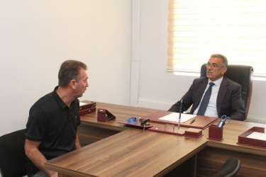 Xocavənd Rayon İcra Hakimiyyətinin başçısı Eyvaz Hüseynov vətəndaş qəbulu keçirib.