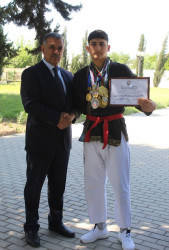 İdmançılar təltif olundular