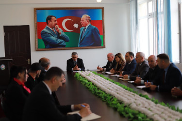 Xocavənd Rayon İcra Hakimiyyətinin başçısı Eyvaz Hüseynov növbəti vətəndaş qəbulu keçirib