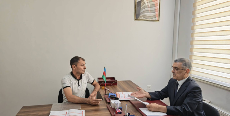 Xocavənd Rayon İcra Hakimiyyətinin Başçısı Eyvaz Hüseynov növbəti vətəndaş qəbulu keçirib