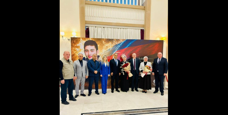 Xocavənd Rayon İcra Hakimiyyətinin başçısı Eyvaz Hüseynov "Zakirin essesi" filminin təqdimatında iştirak edib