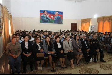 Hüquq-mühafizə orqanlarının nümayəndələri ilə şagirdlərin görüşü təşkil edilmişdir.