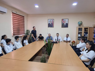 “Tariximizin qürur səhifəsi” adlı dəyirmi masa keçirilib