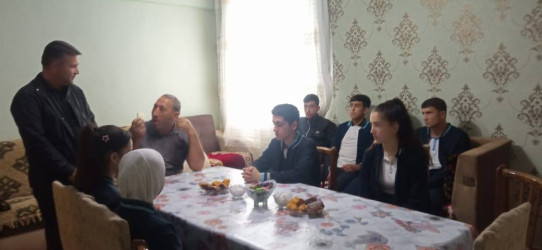 Məktəblilər tərəfindən Şəhid ailələrinin ziyarəti davam edir