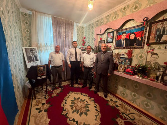 Xocavənd Rayon İcra Hakimiyyətinin əməkdaşları 27 Sentyabr Anım Günü münasibətilə şəhid ailələrini ziyarət ediblər
