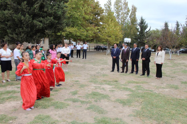 “Ot Kökləri və İnsan Təhlükəsizliyi Qrant Yardımı Proqramı” çərçivəsində icra olunan “Xocavənd rayonunun Yeni Xocavənd qəsəbə məktəbinin təmiri və əlavə məktəb binasının inşası” layihəsinin təqdimat mərasimi keçirilib