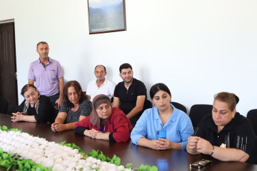 Xocavənd Rayon İcra Hakimiyyətinin başçısı Eyvaz Hüseynov növbəti vətəndaş qəbulu keçirib